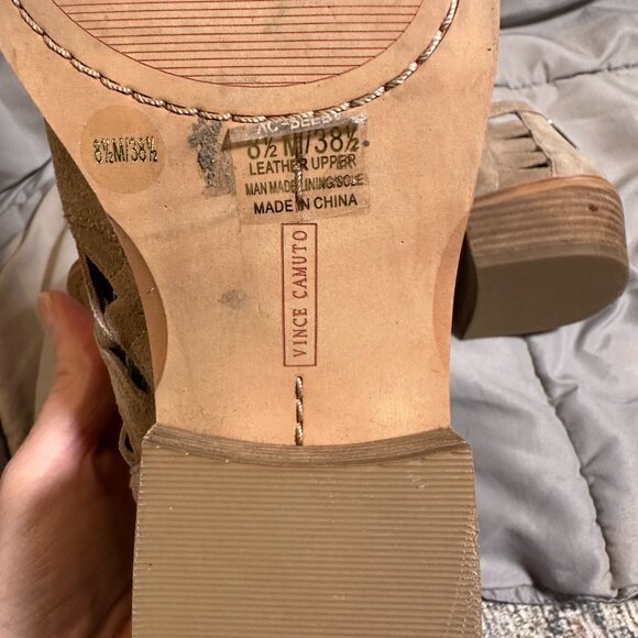 Vince Camuto Peera Tan  suede ankle Bootie Boots 8.5. Zipper Heel. Cut Out Sides - Picture 5 of 9